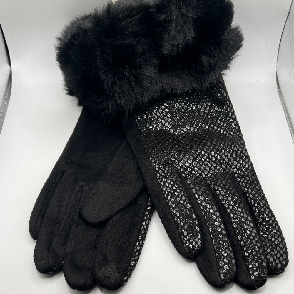 716 Elegant Black FurTrimmed Gloves